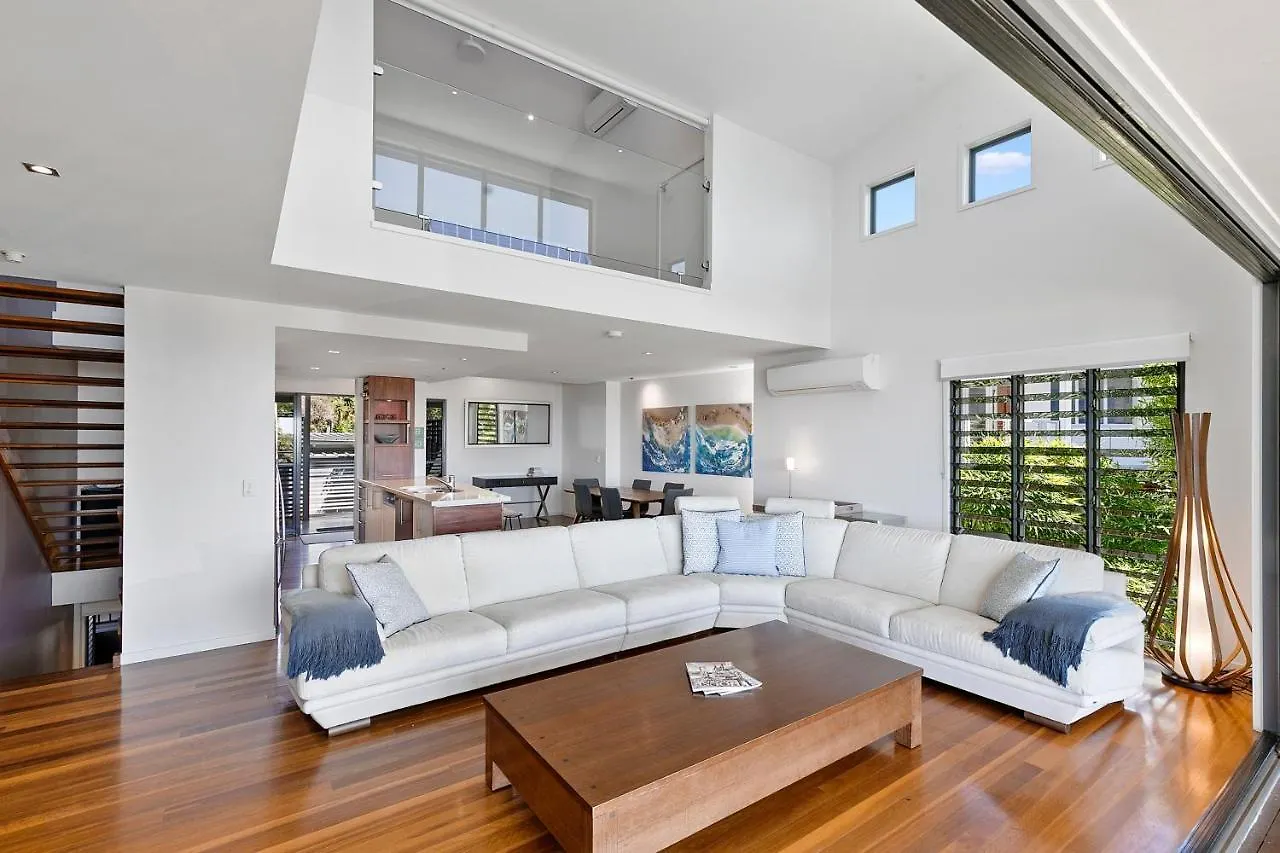 Warragi 1 Villa Point Lookout Australia